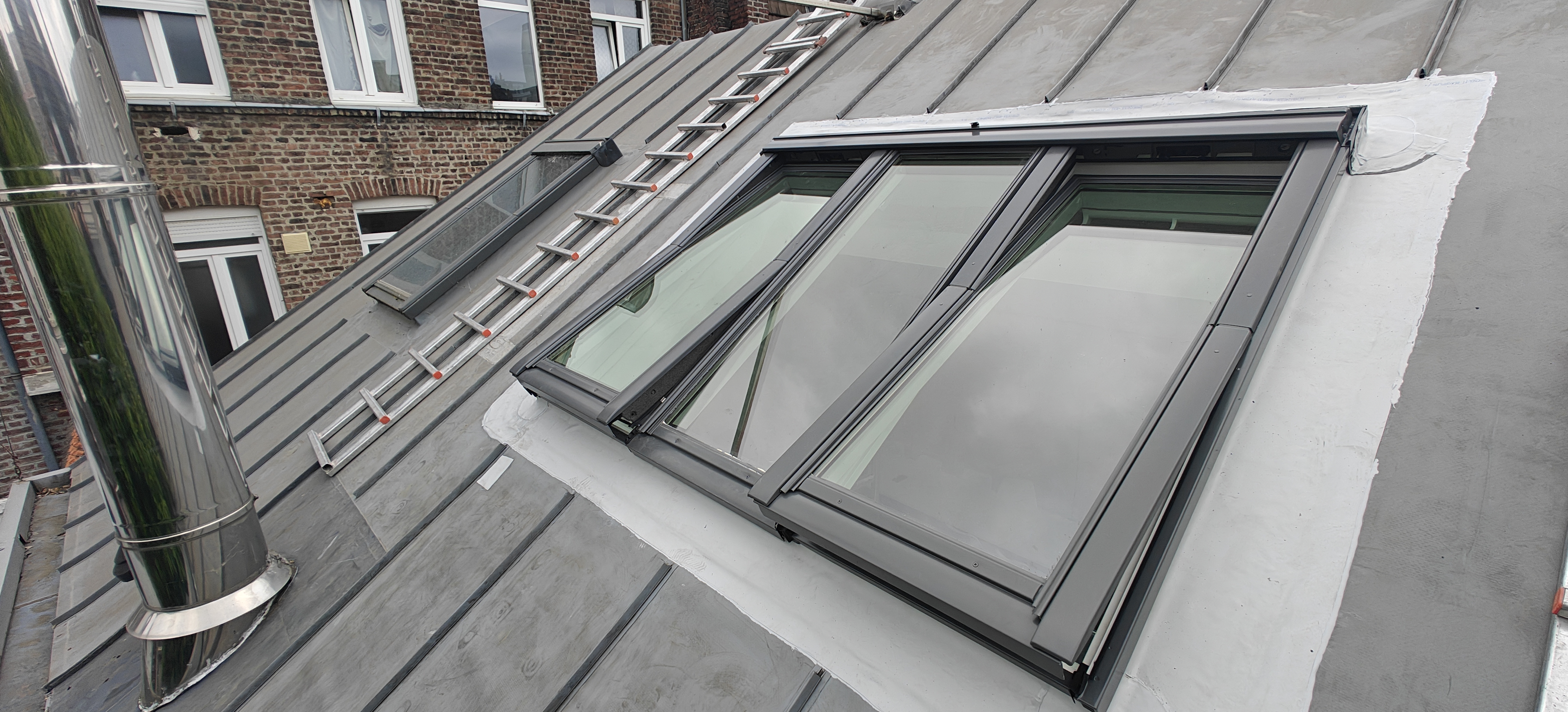  Fen&ecirc;tres de toit Velux , volet roulant velux